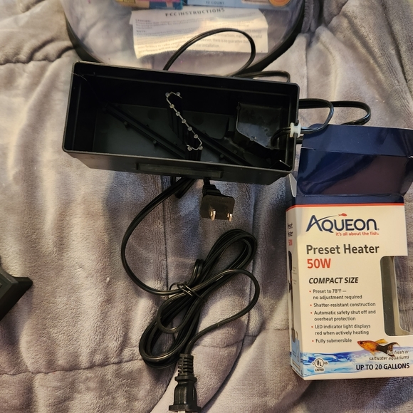 3.5 gallon Top Fin changing LED coloured lights tank and accessories - Picture 4 of 15